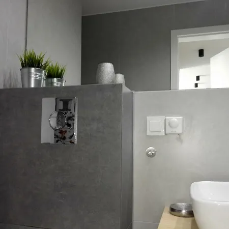 Caroline Street Nine Apartman *